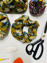 Load image into Gallery viewer, Make your own scrunchies